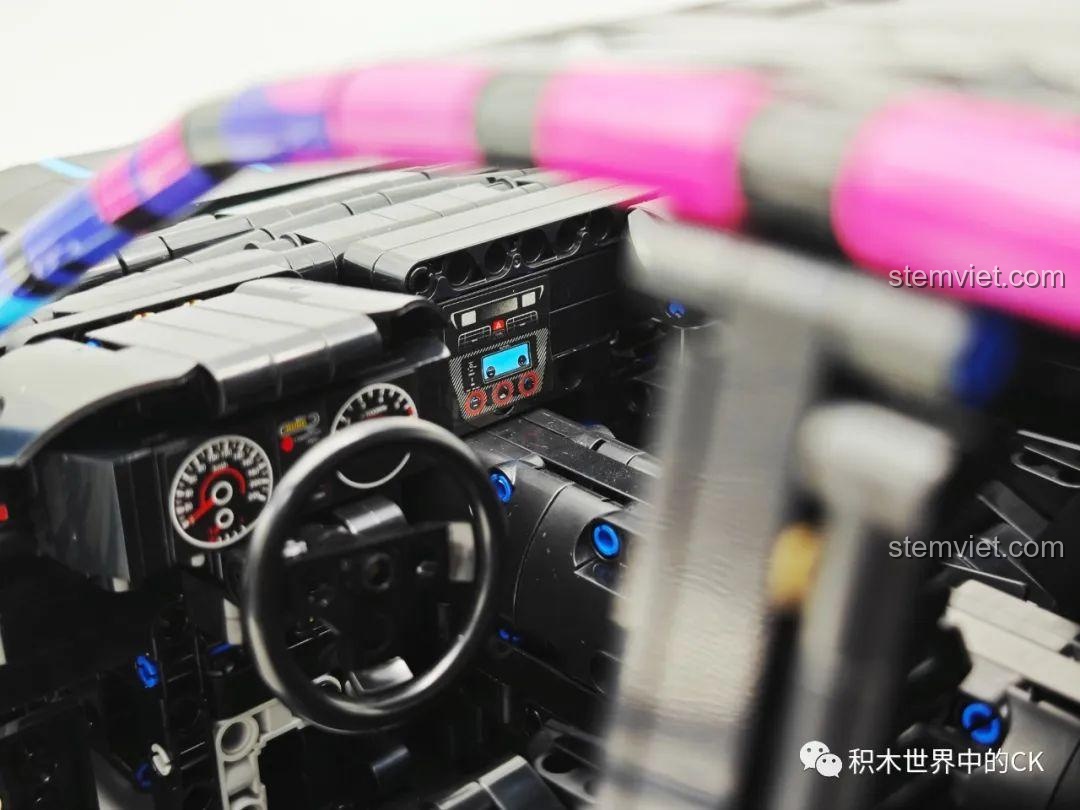 Phần thân xe gần hoàn thiện của mô hình Jie Star 57010 Subaru WRX STI Hoonigan.