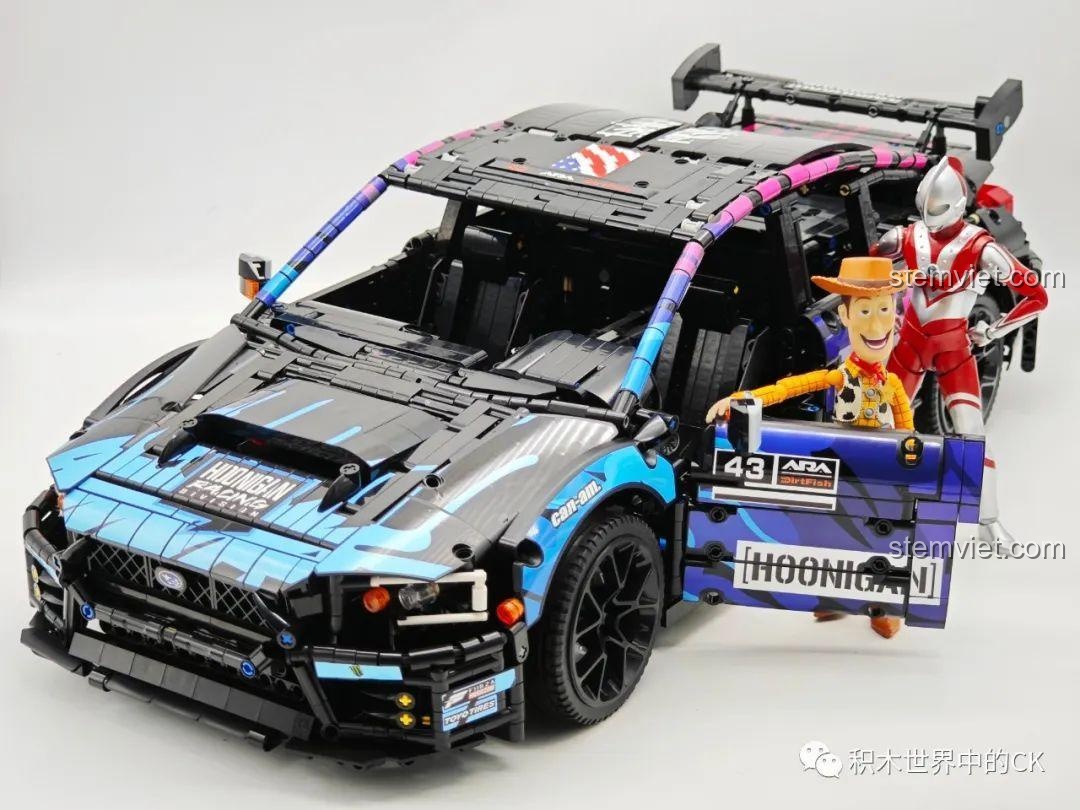 Phần thân xe gần hoàn thiện của mô hình Jie Star 57010 Subaru WRX STI Hoonigan.