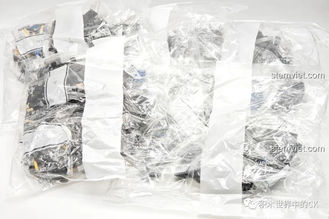 Các bộ sticker đi kèm với bộ lắp ráp Jie Star 57010 Subaru WRX STI Hoonigan.