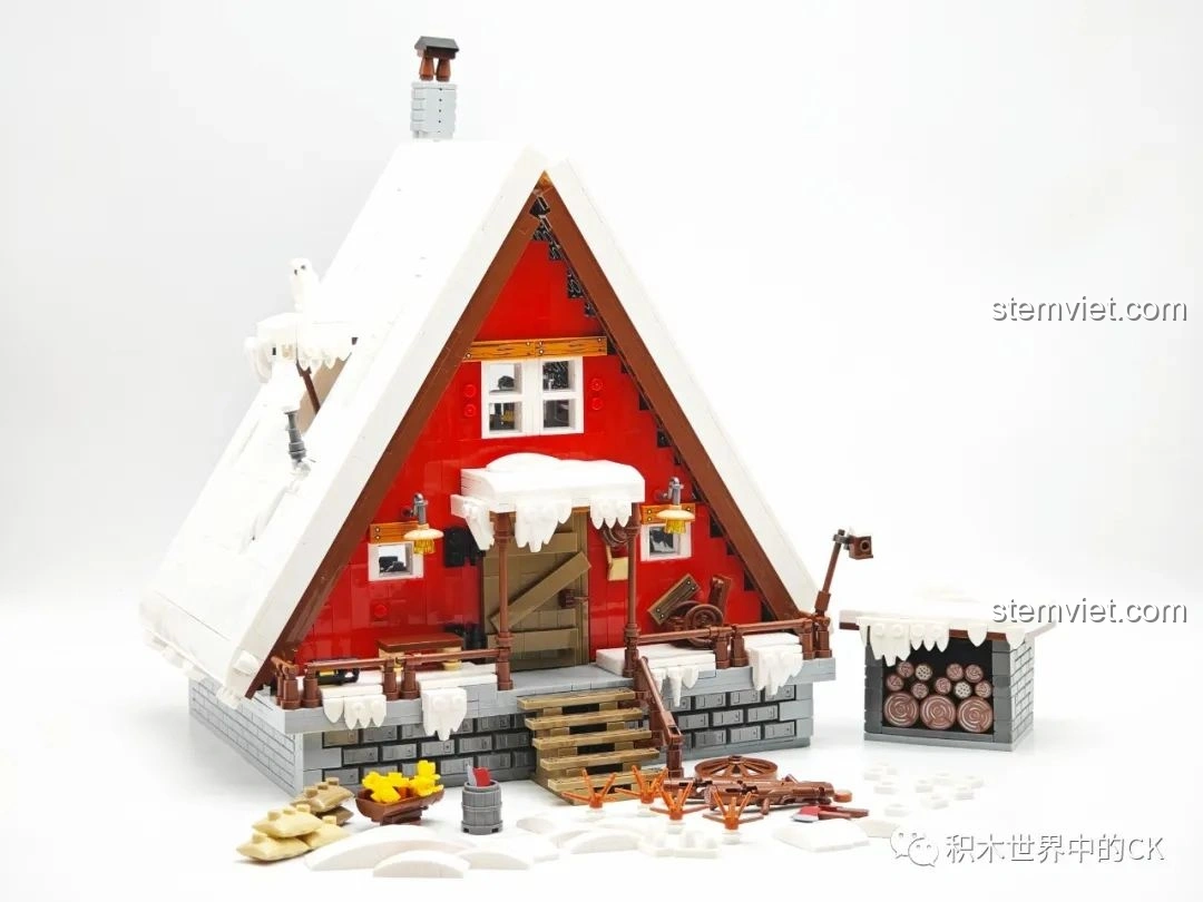 Các phụ kiện bên ngoài của bộ JIESTAR 89141 Ngôi nhà Giáng Sinh như bậc thang, hàng rào, và các chi tiết tuyết.