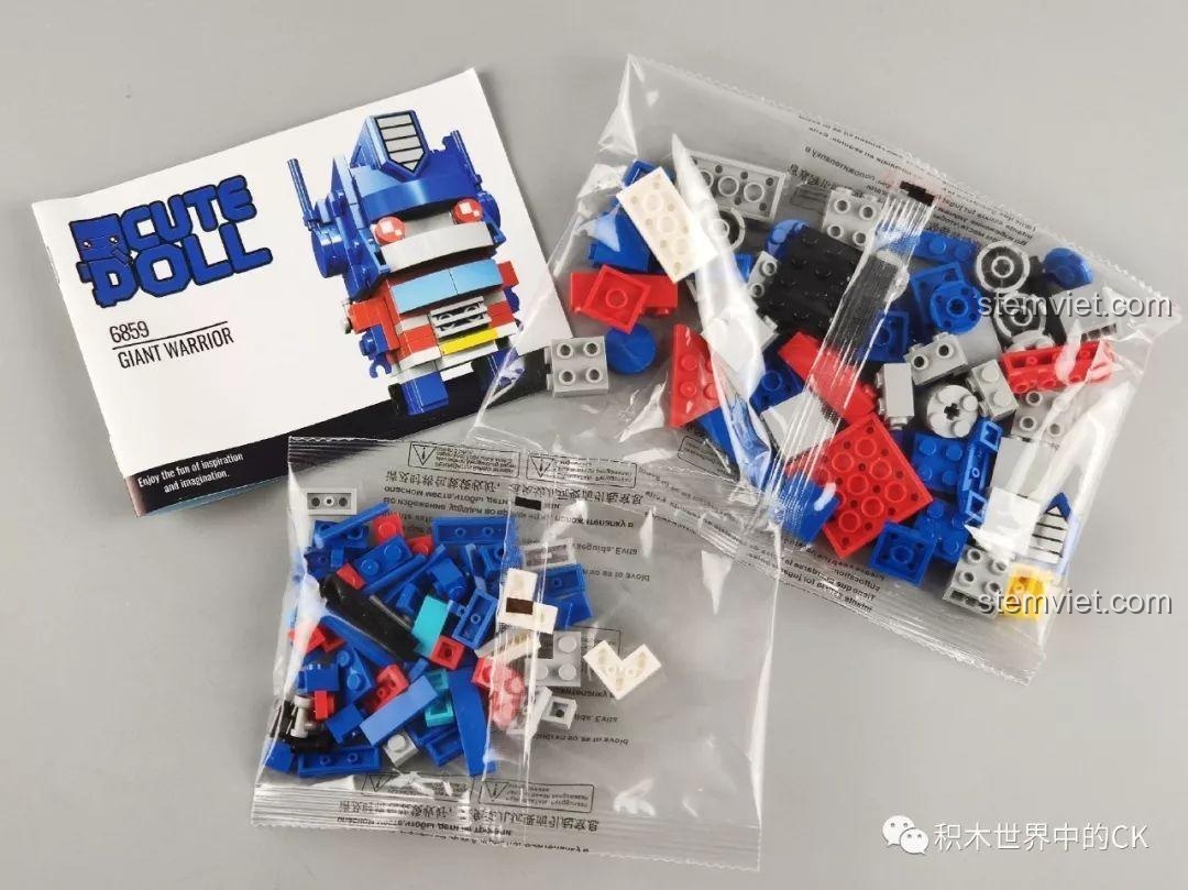 Bên trong hộp đồ chơi lắp ráp JISI 6859, gồm các túi mảnh ghép và sách hướng dẫn. Tương tự với bộ JISI 6868 Robot Shockwave.