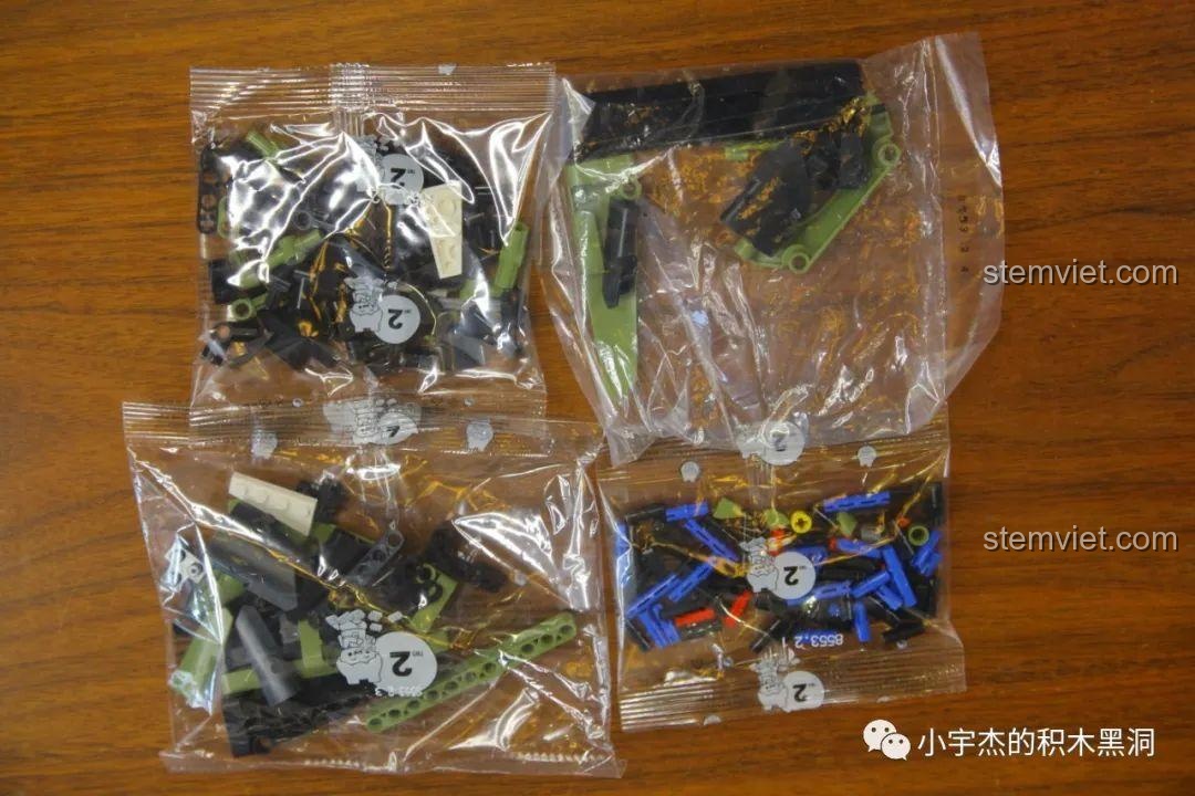 Các túi linh kiện được đánh số 2 trong hộp sản phẩm Jisi 8553.