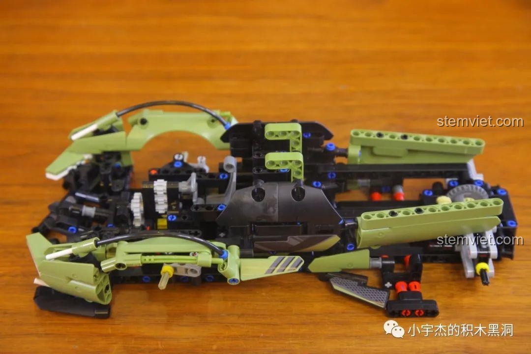 Chi tiết khoang lái một chỗ ngồi của mô hình Lamborghini V12 Vision Gran Turismo.