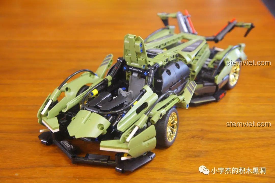 Chi tiết đuôi xe của mô hình Lamborghini V12 Vision Gran Turismo.