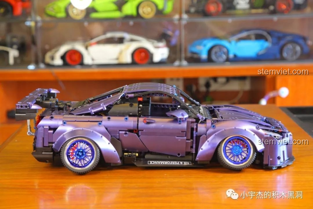 Mô hình K Box Nissan GT-R 1:10 màu tím với mâm xe cam