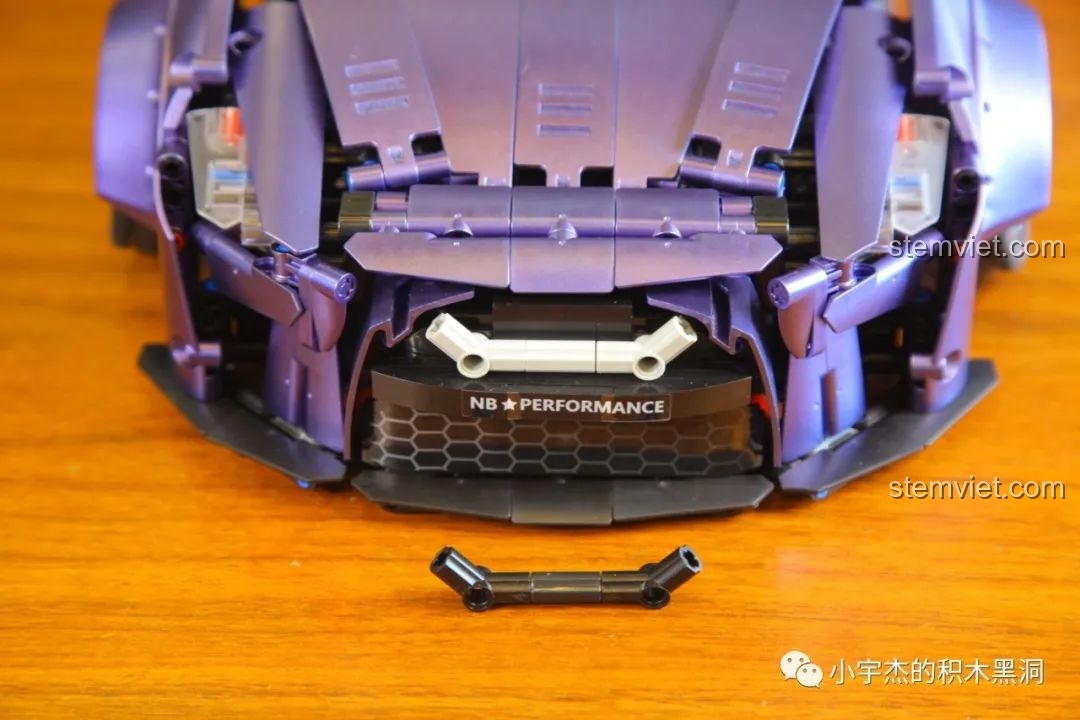 Chi tiết đuôi xe mô hình K Box Nissan GT-R 1:10