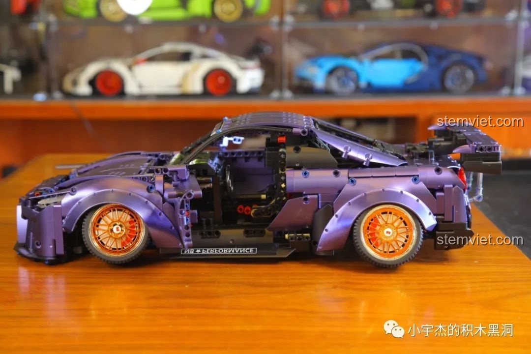 Chi tiết cánh cửa mô hình K Box Nissan GT-R 1:10