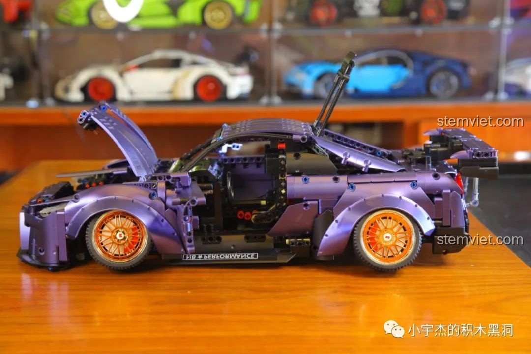 Chi tiết đuôi xe mô hình K Box Nissan GT-R 1:10