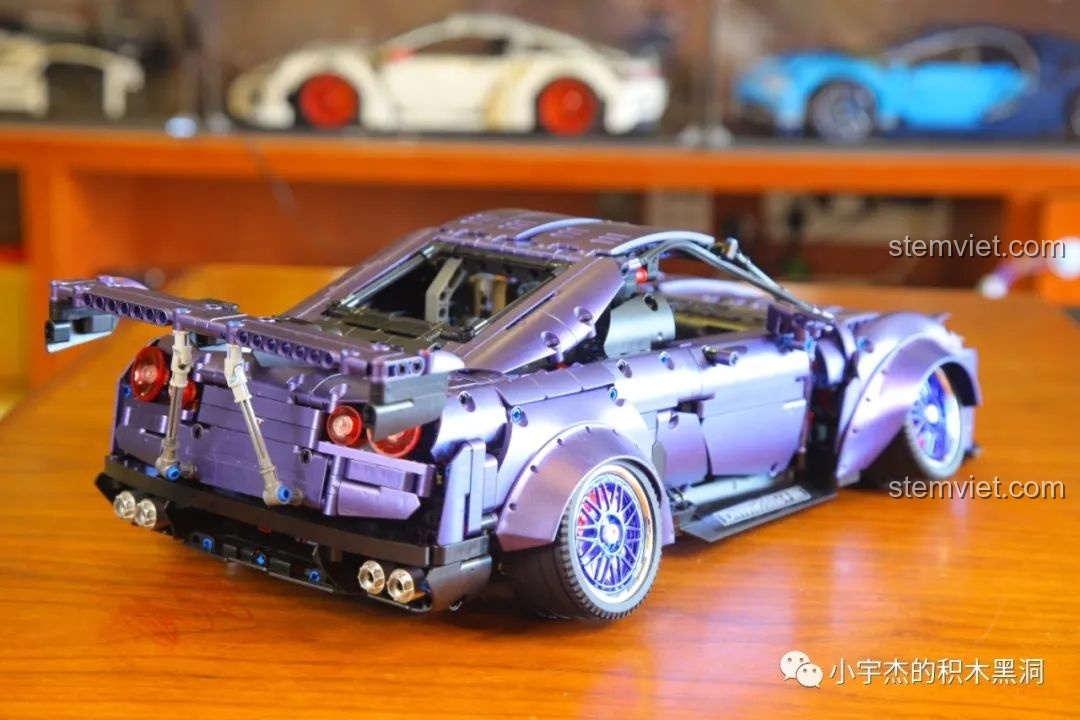 Chi tiết đuôi xe mô hình K Box Nissan GT-R 1:10