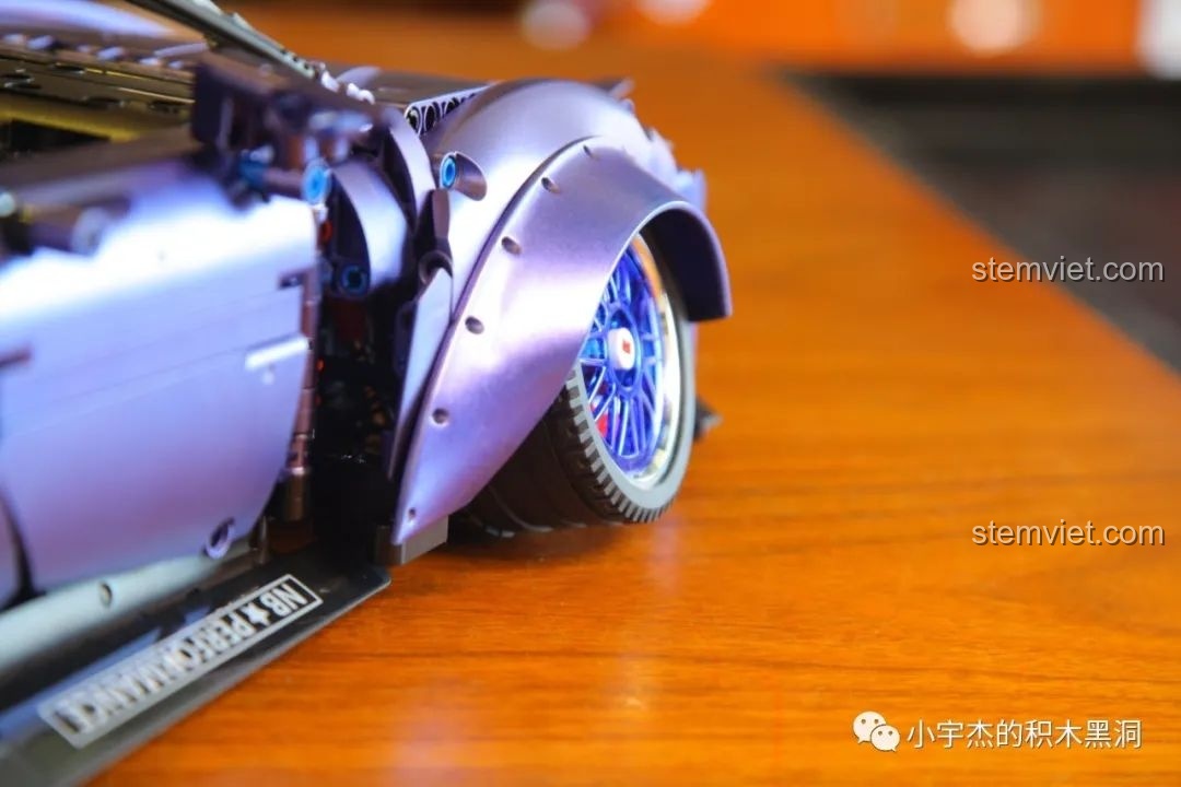 So sánh mô hình K Box Nissan GT-R 1:10 và Porsche 911