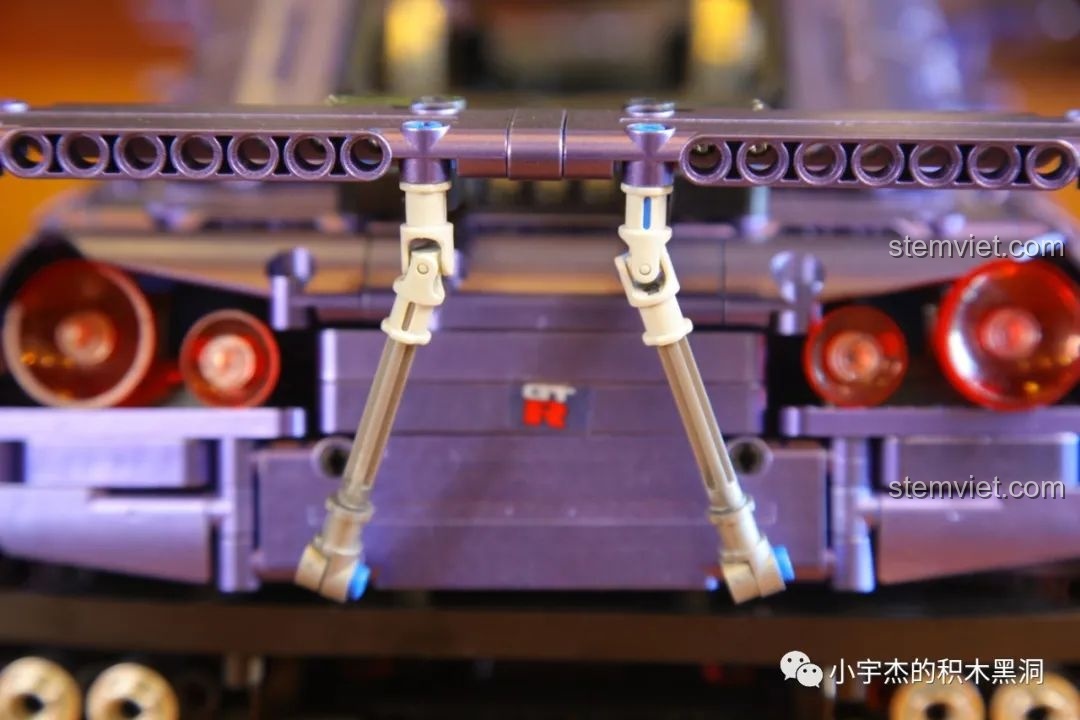 Chi tiết cánh cửa mô hình K Box Nissan GT-R 1:10