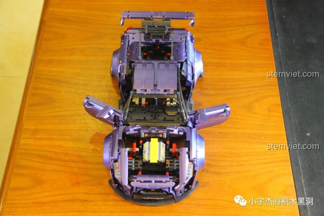 Chi tiết cửa xe mô hình K Box Nissan GT-R 1:10