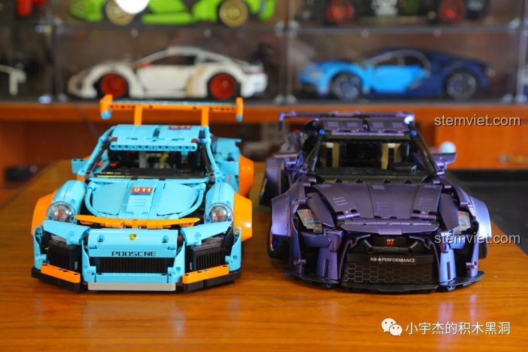 So sánh mô hình K Box Nissan GT-R 1:10 và Porsche 911