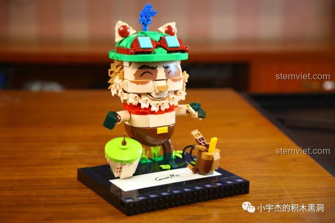 Cận cảnh mắt kính của Mô hình Teemo K Box 10302, đồ chơi mô hình Trinh sát Teemo, thiết kế sáng tạo