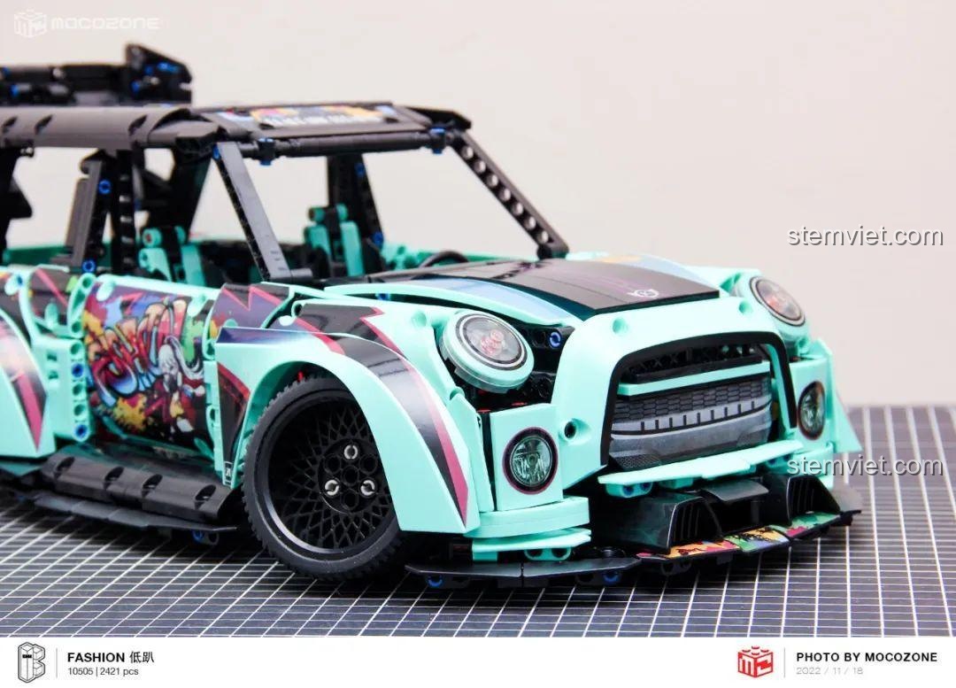 Cận cảnh decal graffiti trên thân xe đồ chơi mô hình Siêu xe BMW MINI Graffiti.