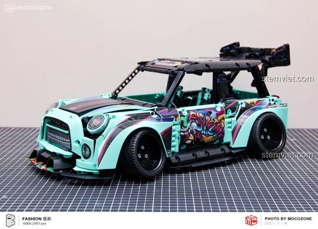 Xe Đua BMW MINI Độ K-Box 10505 sau khi dán decal graffiti, trông cực kỳ nổi bật và cá tính.