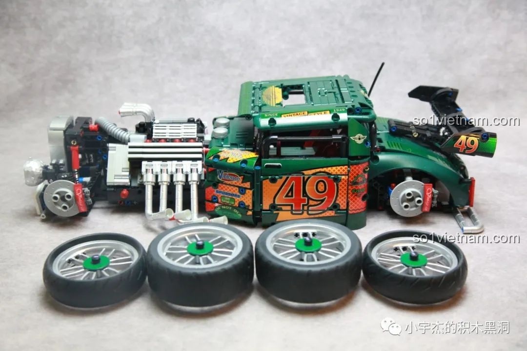 Cận cảnh chi tiết động cơ và ống xả của K盒子 10509 Xe Hot Rod 1949 Độ Chế.