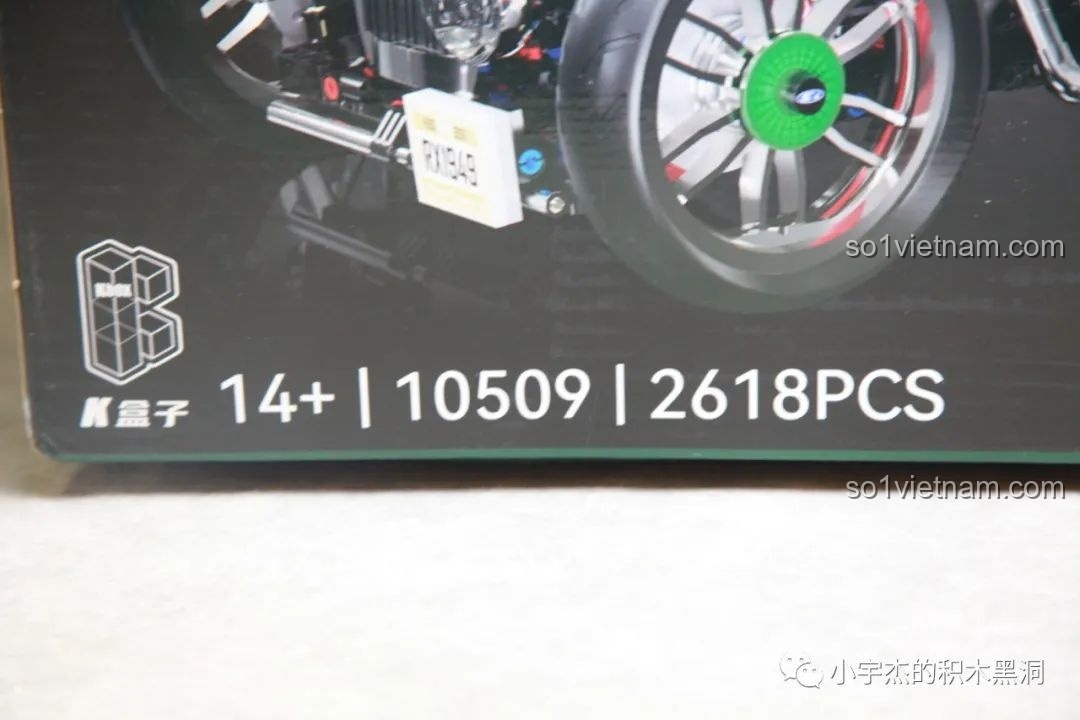 Các mảnh ghép màu bạc được sơn tĩnh điện của K盒子 10509 Xe Hot Rod 1949 Độ Chế.