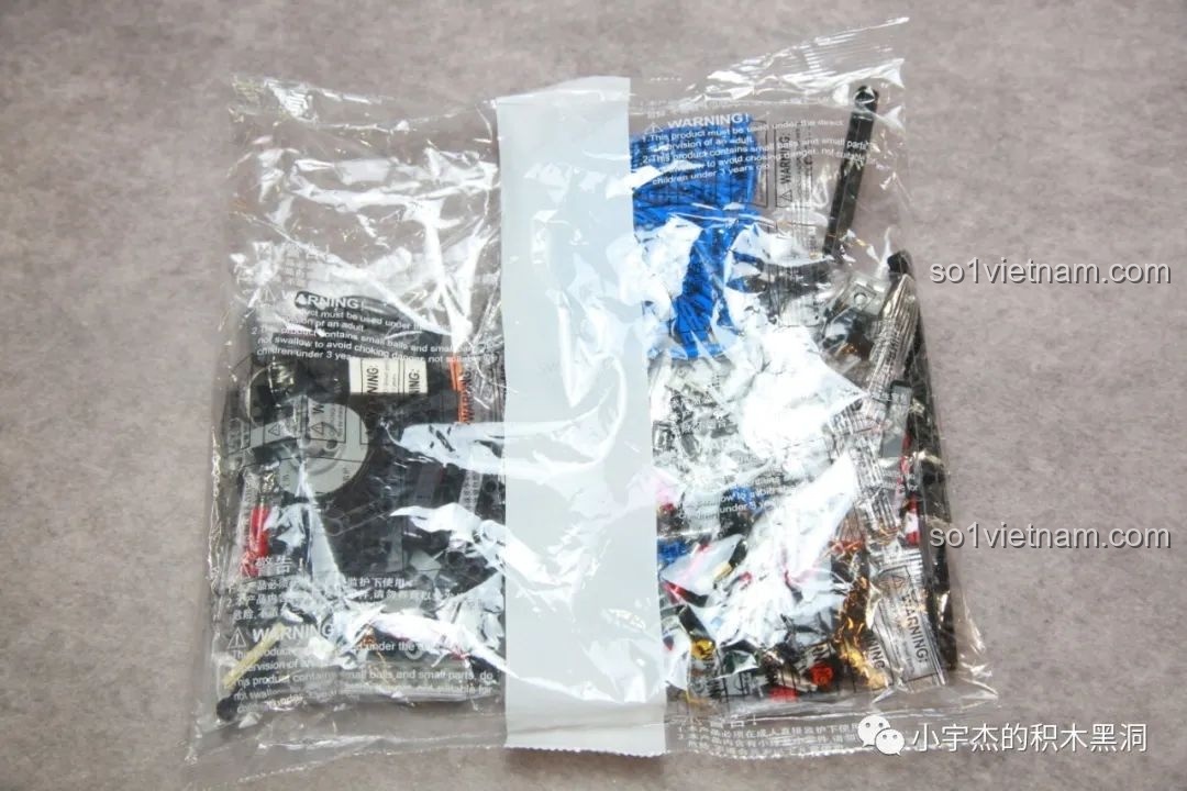 Lốp xe của K盒子 10509 Xe Hot Rod 1949 Độ Chế với hai kích cỡ khác nhau.