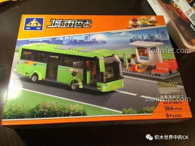 Ảnh chụp thực tế hộp đồ chơi xếp hình Xe buýt thành phố KAZI KY85013, cho thấy kích thước và thiết kế bao bì sản phẩm.