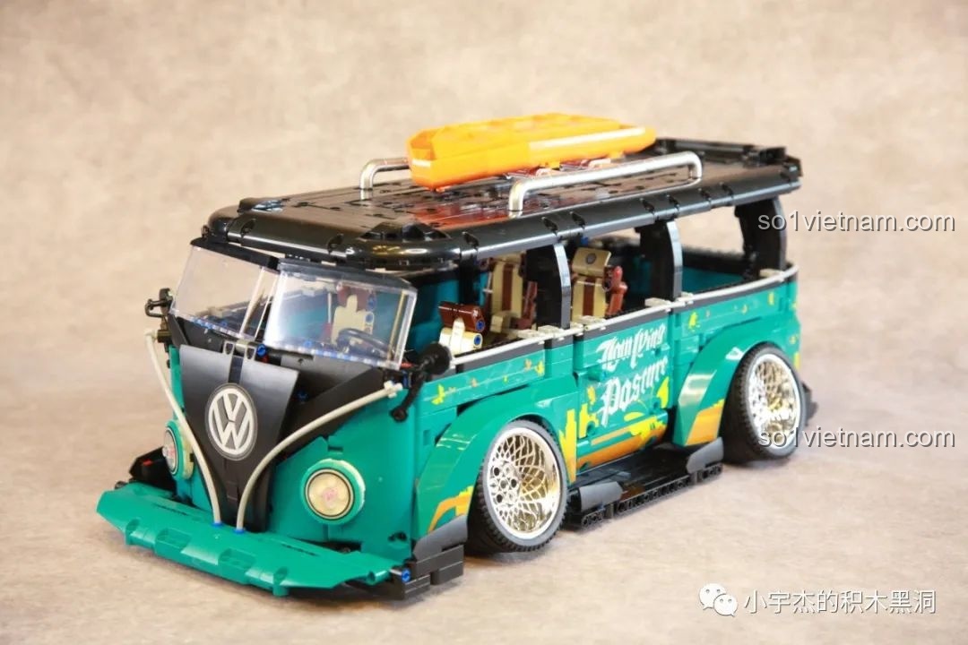 Mô hình lắp ráp KBOX 10214 Porsche 911 GT3 RS 1:14, một mẫu xe đua huyền thoại.