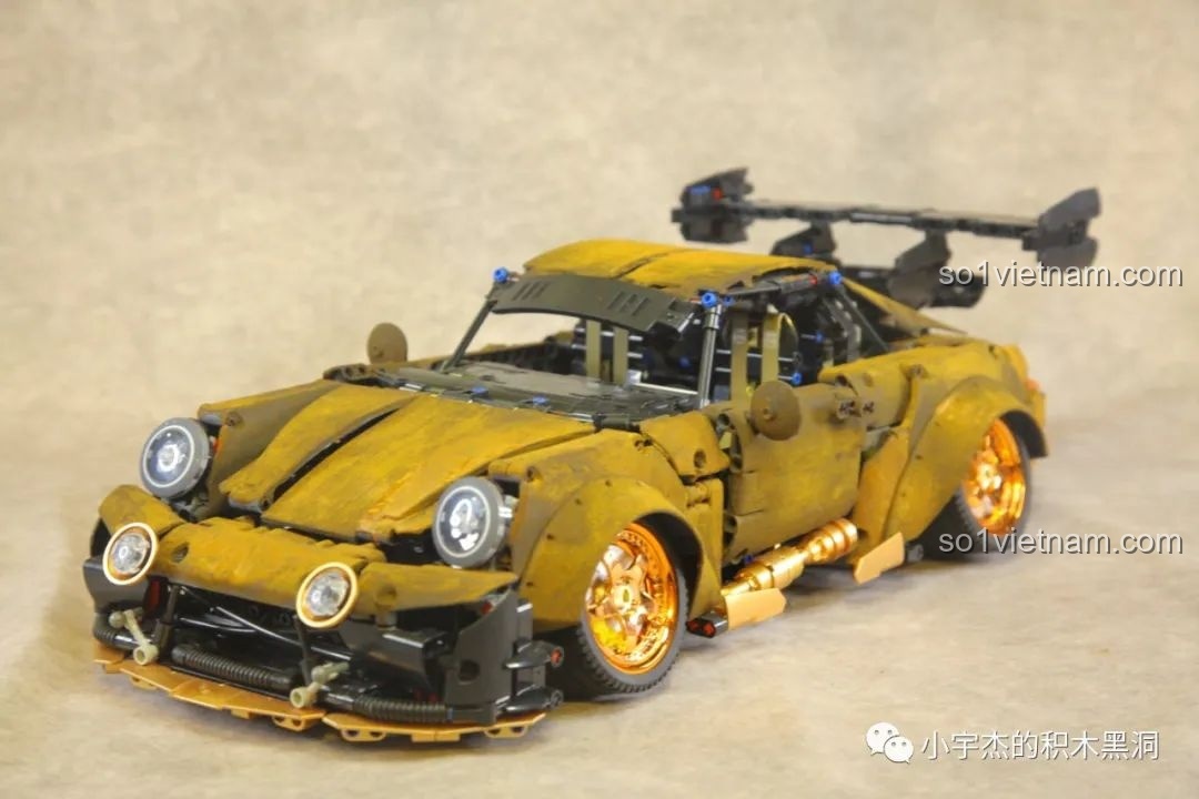 Mô hình lắp ráp KBOX 10214 Porsche 911 GT3 RS 1:14, một mẫu xe đua huyền thoại.