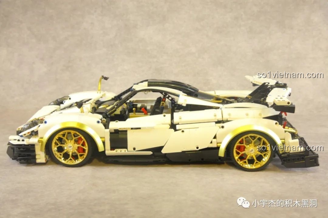 Mô hình lắp ráp KBOX 10214 Porsche 911 GT3 RS 1:14, một mẫu xe đua huyền thoại.