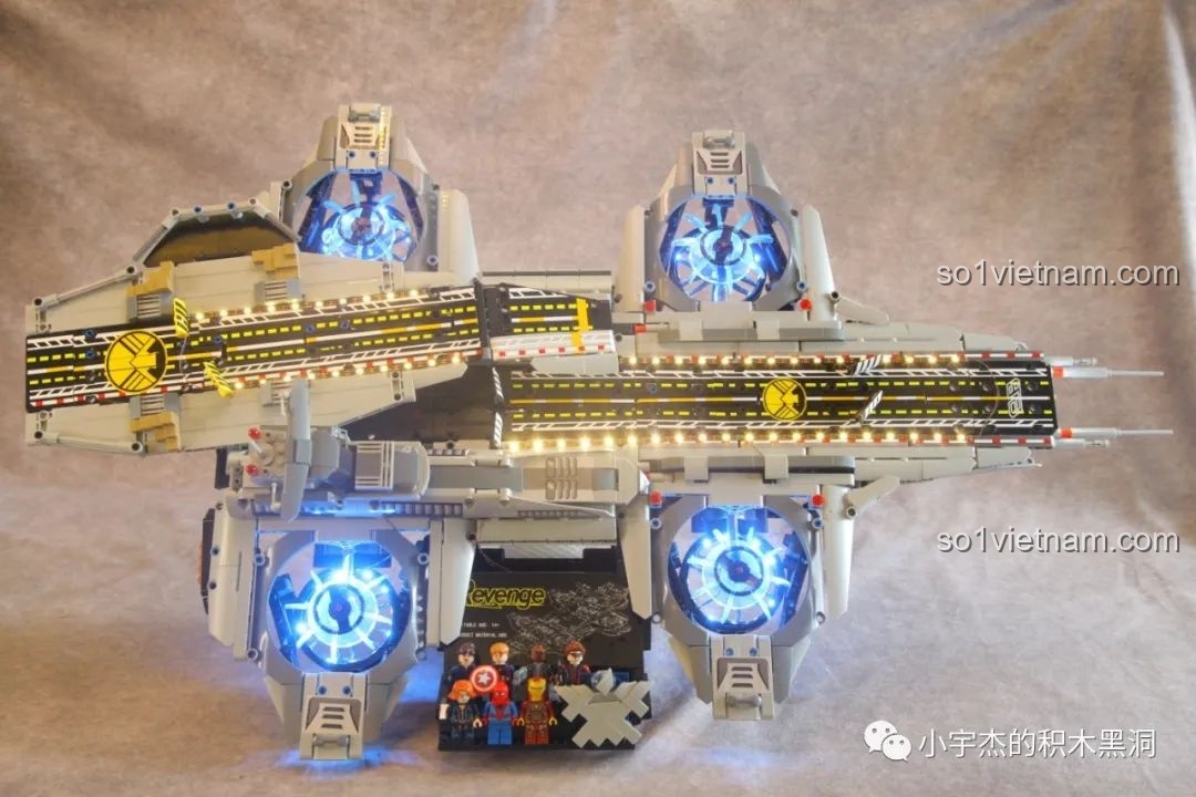 Mô hình lắp ráp KBOX 10214 Porsche 911 GT3 RS 1:14, một mẫu xe đua huyền thoại.