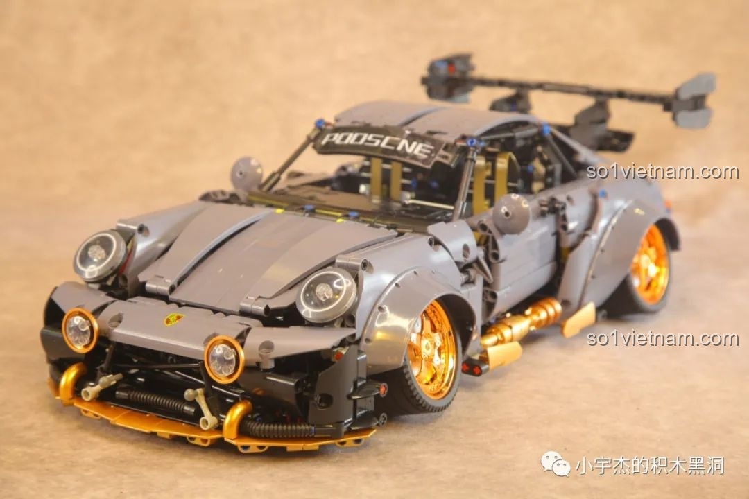 Mô hình lắp ráp KBOX 10214 Porsche 911 GT3 RS 1:14, một mẫu xe đua huyền thoại.