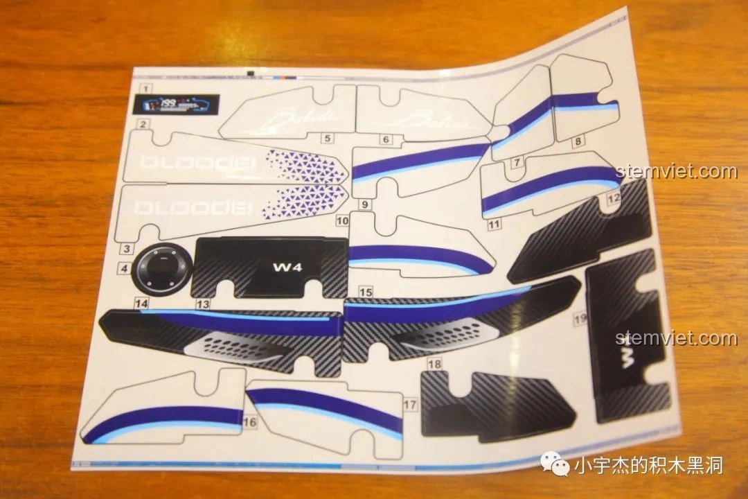 Tấm decal trong suốt với các chi tiết trang trí cho bộ KBOX 10217 Mô tô Bugatti Concept, đồ chơi lắp ráp 217 đáng tiền.