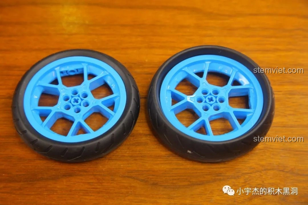 Cận cảnh bánh xe KBOX 10217 Mô tô Bugatti Concept sau khi lắp lốp, cảm nhận KBOX 10217 Xe mô tô Bugatti.