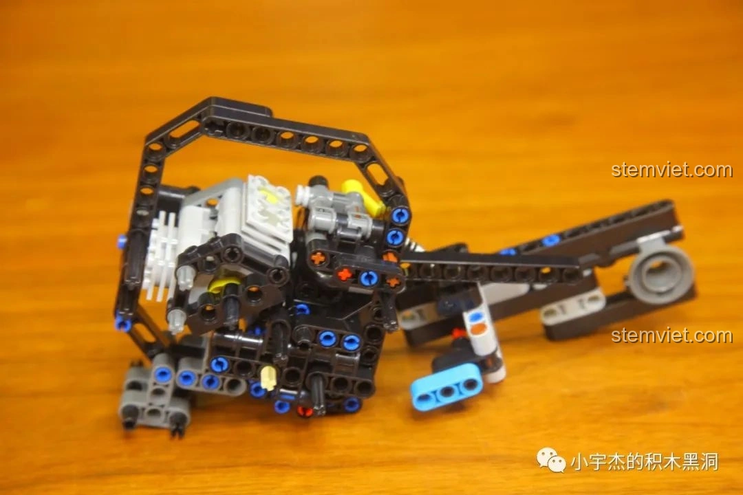 Khung sườn KBOX 10217 Mô tô Bugatti Concept dần hình thành, thể hiện cấu trúc kỹ thuật phức tạp.