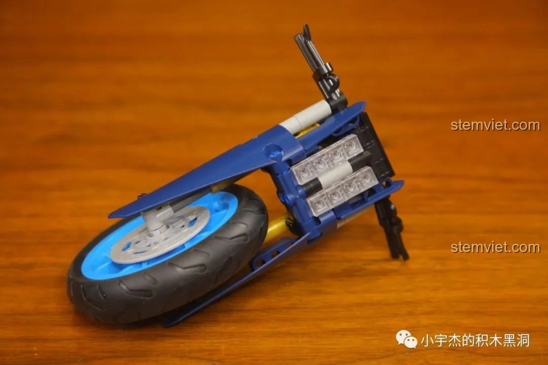 Lắp ráp phần đầu xe và phuộc trước của KBOX 10217 Mô tô Bugatti Concept, cảm nhận KBOX 10217 Xe mô tô Bugatti.