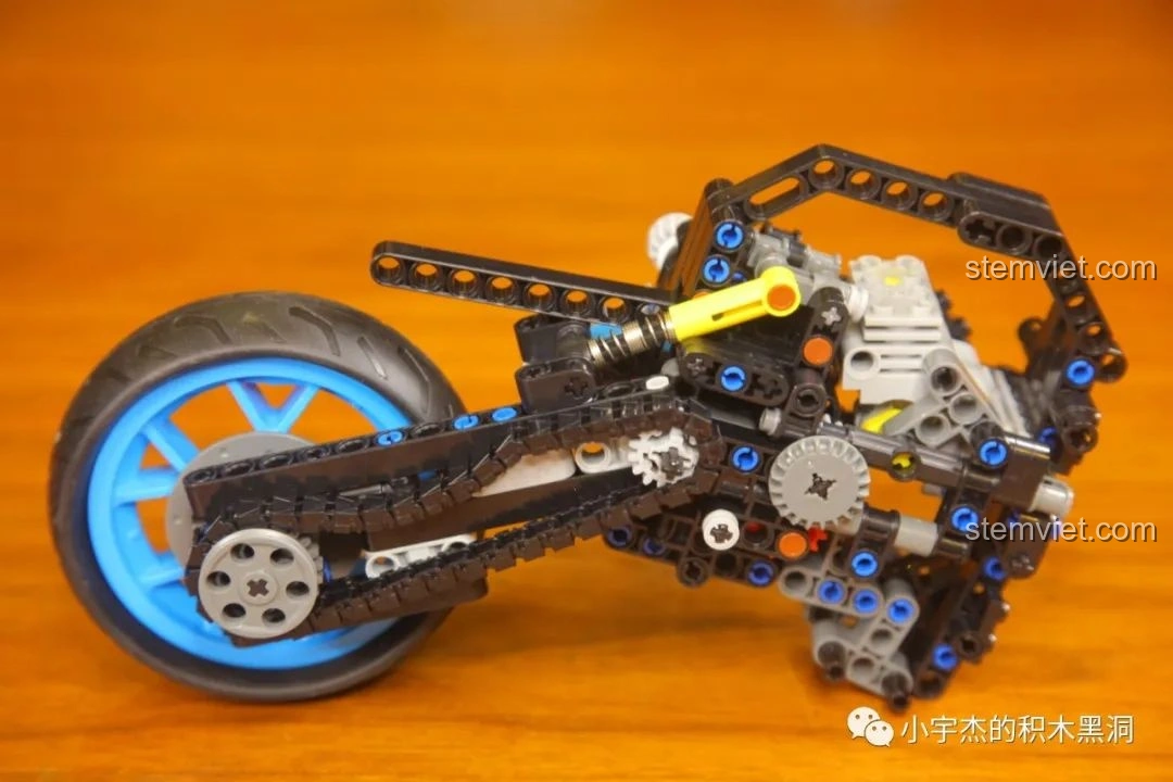 Lắp bánh sau và hệ thống truyền động của KBOX 10217 Xe mô tô Bugatti, nhận xét KBOX 217 Mô tô Bugatti Concept.