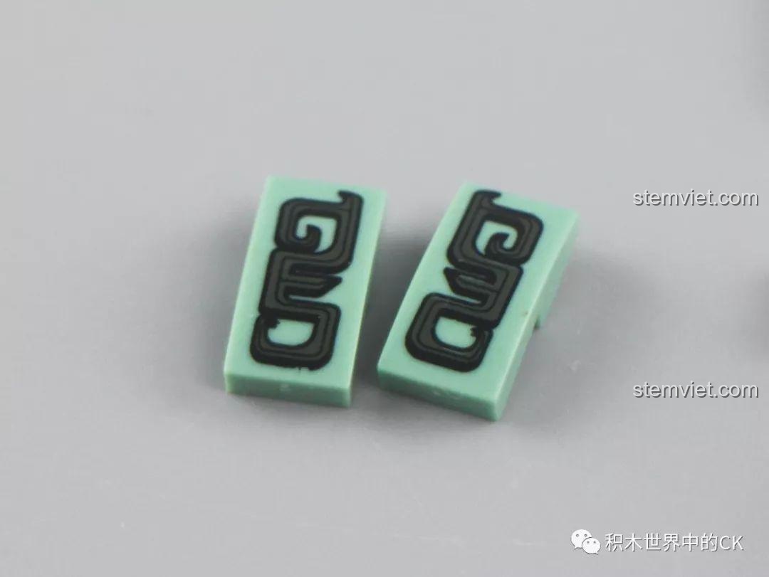 Cận cảnh các chi tiết in sắc nét trên các mảnh ghép của bộ đồ chơi mô hình Keeppley A0108 Kết Giới Thú, đảm bảo chất lượng và độ chi tiết cao.