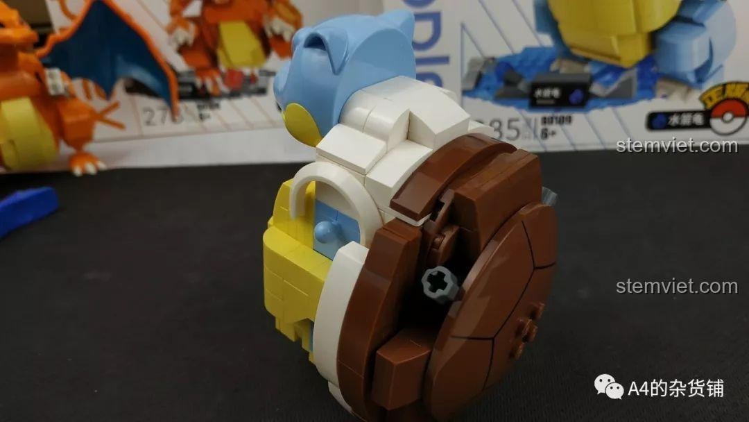 Các mảnh ghép màu xanh dương trong suốt của Keeppley B0109 Pokemon Thủy Lôi Bùng Nổ - Blastoise.