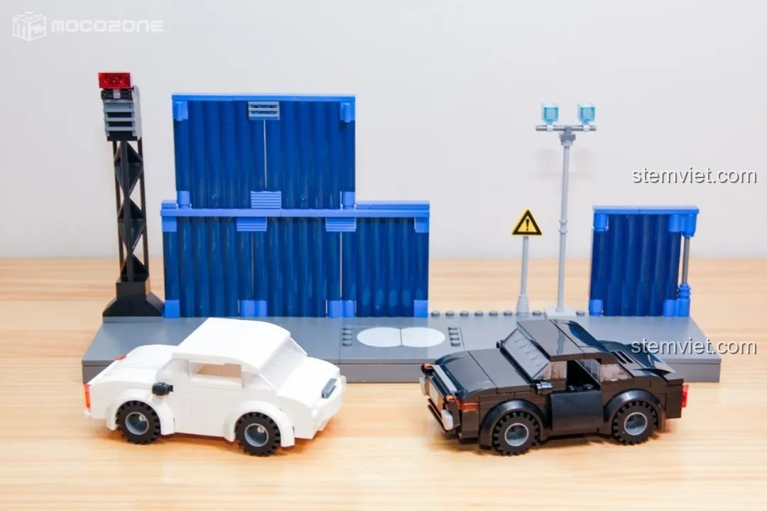 Chi tiết in ấn trên các mảnh ghép của bộ đồ chơi lắp ráp Keeppley Thám tử lừng danh Conan, chất lượng cao.