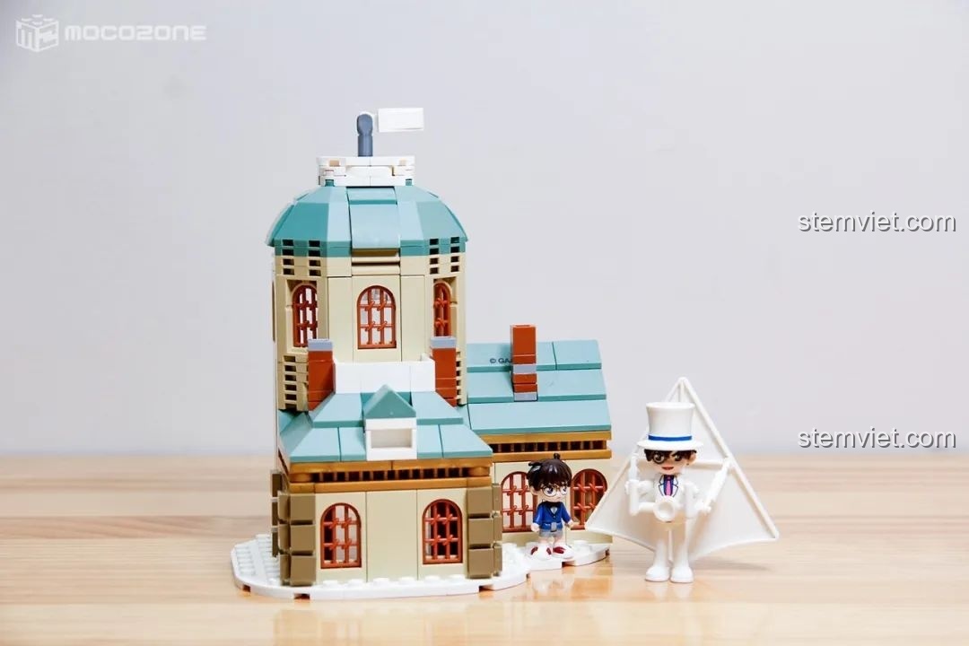 Cổng Torii và đèn lồng trong bộ đồ chơi lắp ráp Keeppley Thám tử lừng danh Conan K20707, chi tiết kiến trúc Nhật Bản.