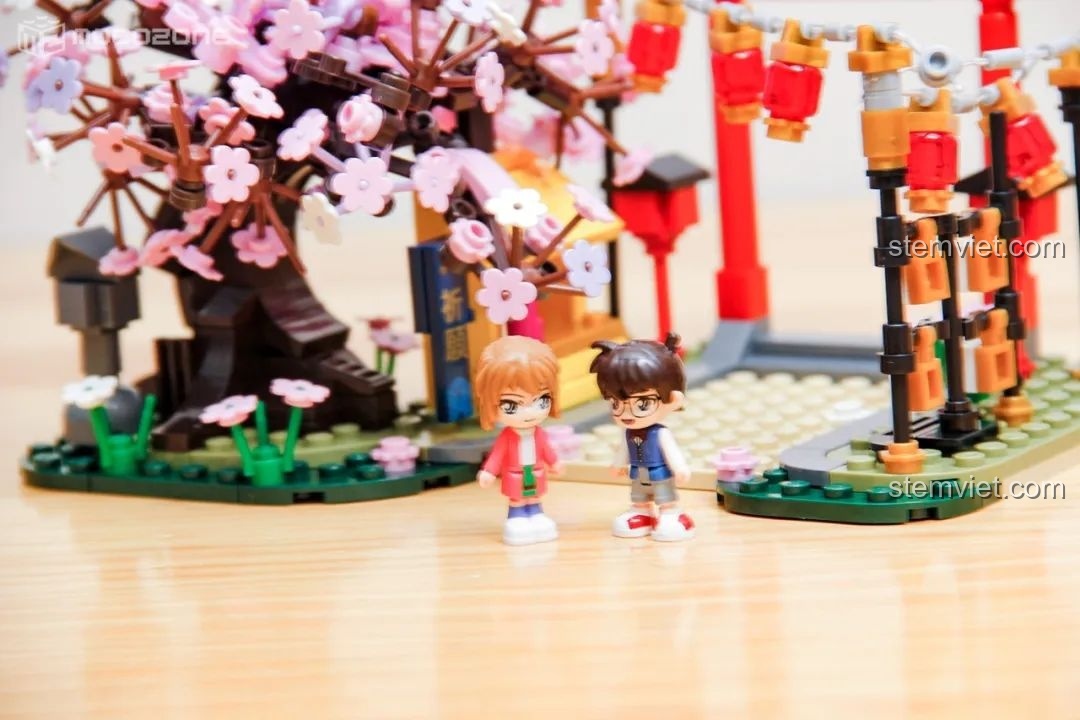 Các loại súng nhỏ đi kèm với minifigures trong bộ đồ chơi lắp ráp Keeppley Thám tử lừng danh Conan K20708, chi tiết vũ khí.