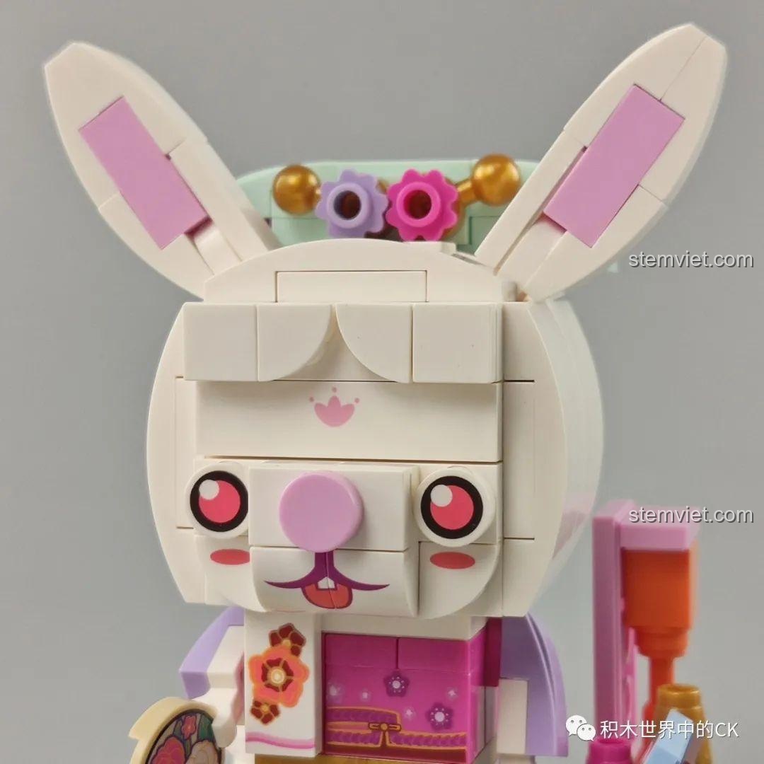 Chi tiết chân đế của Mô hình Con Trâu Hoàng Gia Keeppley K10132, một phần của bộ 12 con giáp, thiết kế BrickHeadz độc đáo, cho bé trai, bé gái 6 tuổi.