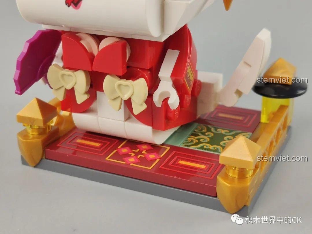 Chi tiết đầu của Mô hình Con Thỏ Hoàng Gia Keeppley K10134, một phần của bộ 12 con giáp, thiết kế BrickHeadz độc đáo, cho bé trai, bé gái 6 tuổi.