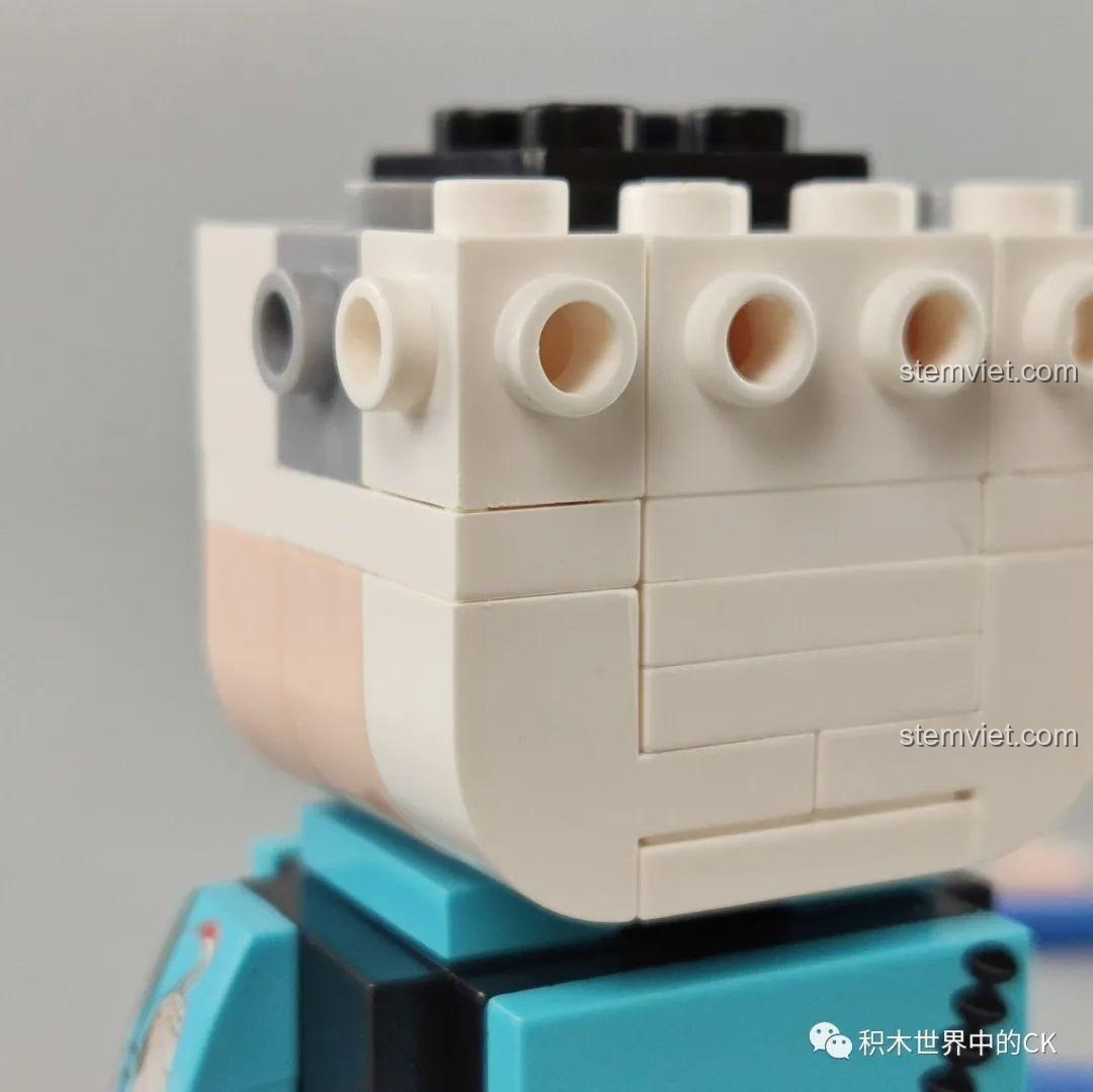 Mô hình Yêu Đao Cơ K20112 sau khi lắp ráp hoàn chỉnh, phong cách BrickHeadz độc đáo, chi tiết sắc nét.