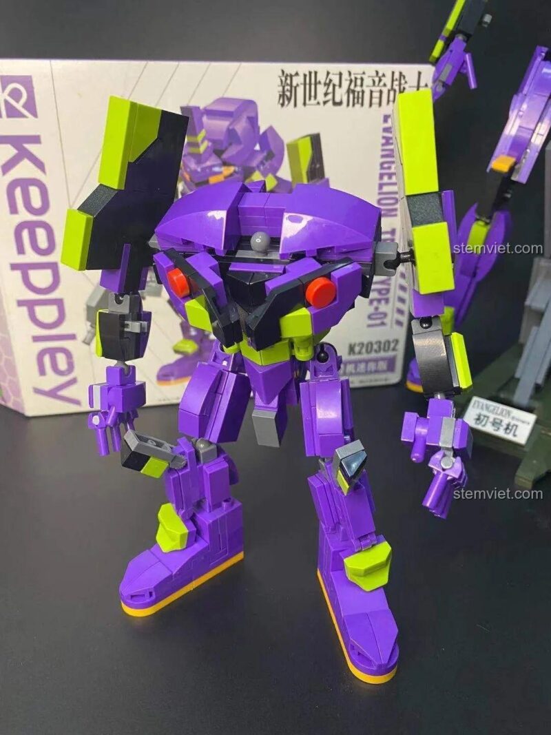 Mô hình đồ chơi Mecha Evangelion Unit-01 đã lắp xong thân và tứ chi, chuẩn bị lắp đầu.