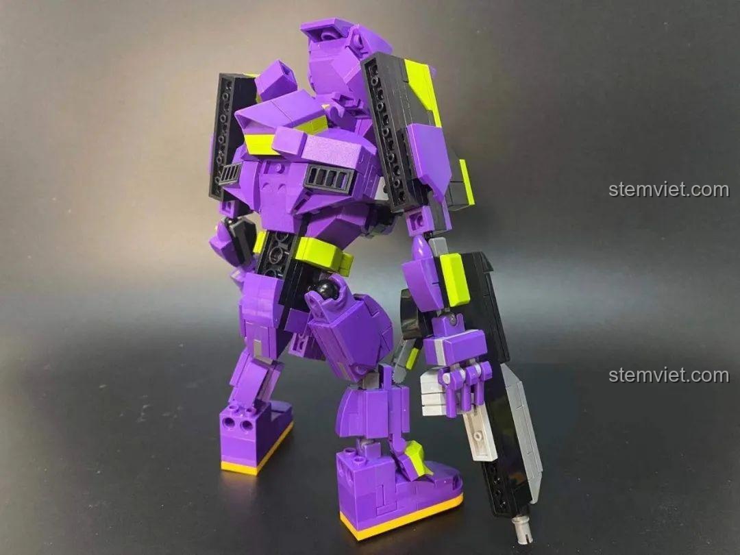 Góc nhìn nghiêng của bộ lắp ráp Robot Evangelion Unit-01, khoe chi tiết bên hông.