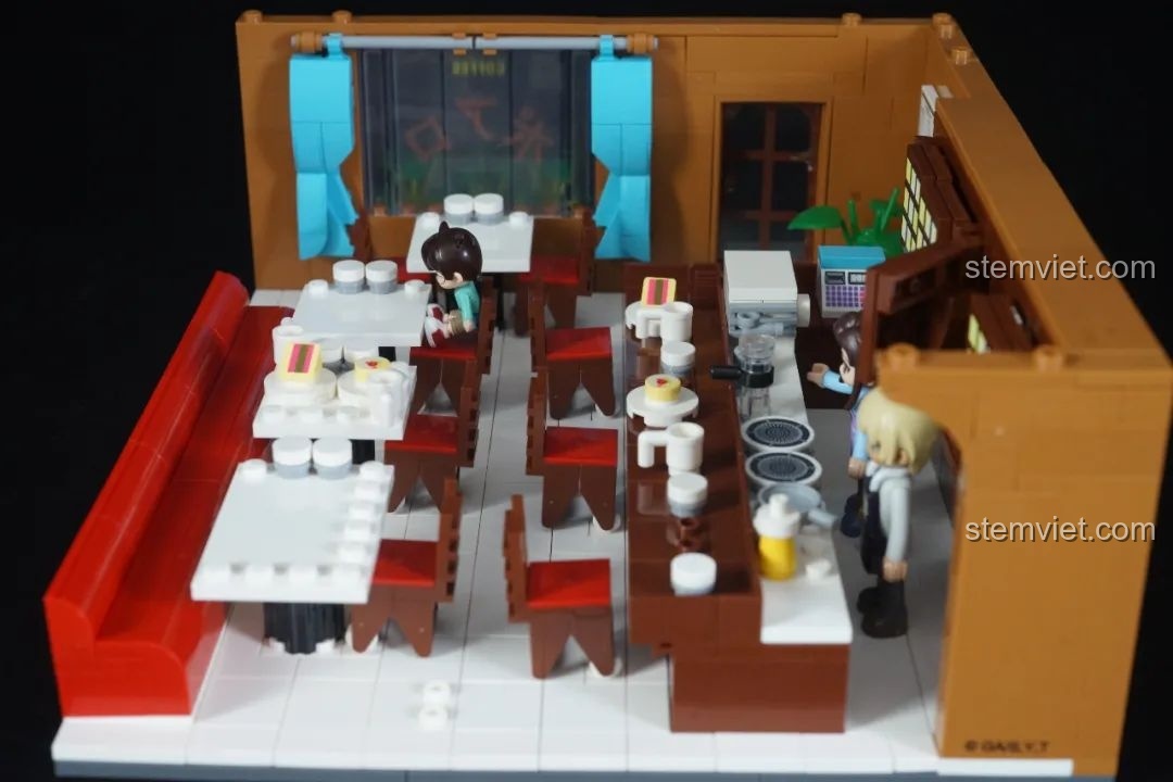 Góc nhìn từ trên cao của mô hình quán cà phê Poirot Keeppley K20710, bộ đồ chơi Trụ sở Thám tử Mori.