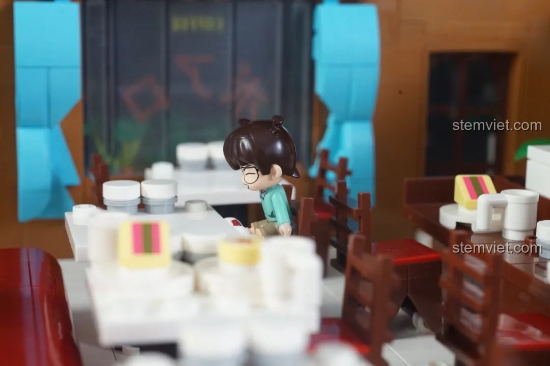 Mặt tiền quán cà phê Poirot của bộ Keeppley K20710, đồ chơi xây dựng Văn phòng Thám tử Conan Keeppley.