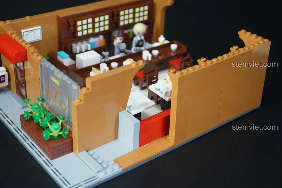 Lối vào quán cà phê Poirot của bộ Keeppley K20710, set đồ chơi Mô hình Văn phòng Thám tử Mori.