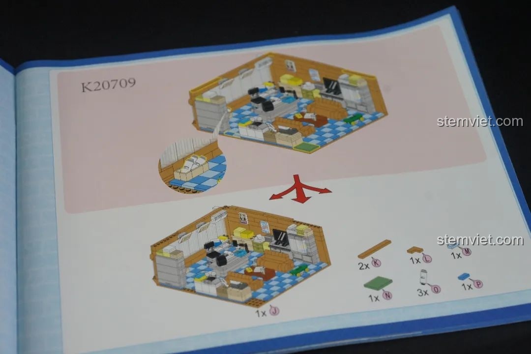 Mái nhà của quán cà phê Poirot trong bộ Keeppley K20710, set đồ chơi Mô hình Văn phòng Thám tử Mori K20709 giá hời.