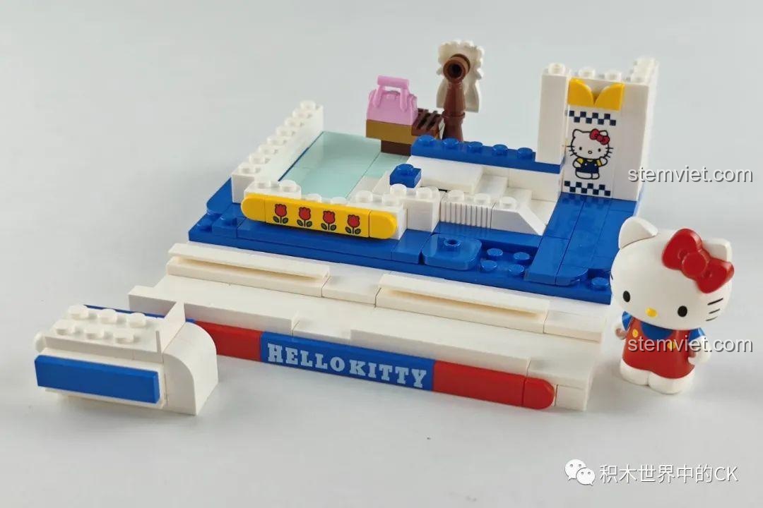 Quầy kem chi tiết của mô hình nhà kem My Melody K20808, với các món kem và đồ uống mini, đồ chơi mô hình cho bé gái.