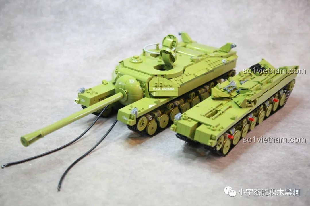 Các sợi dây cáp được dùng để kết nối thân xe tăng T28 với cụm xích phụ phía sau.